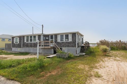 39 Point Rd, Westhampton Beach, NY, 11978-2934 | Card Image
