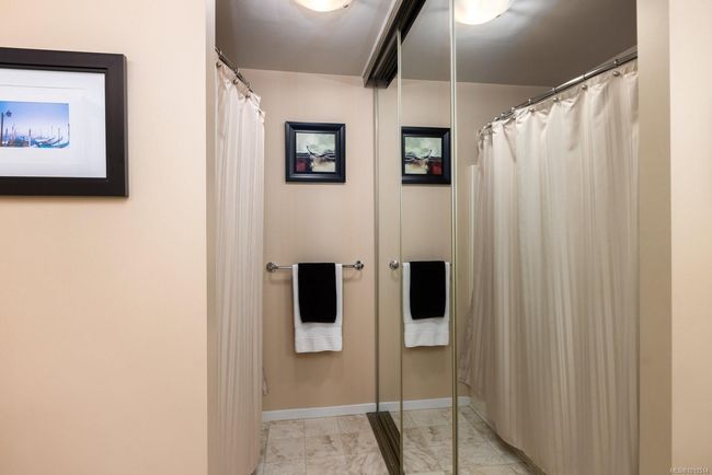 Guest bathroom | Image 25