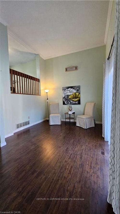 {{alt}} | Card Image