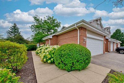 8774 Woodbridge Drive, Condo with 2 bedrooms, 2 bathrooms and null parking in GREENDALE WI | Image 1