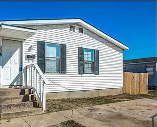 5320 Carver Dr, Fort Worth, TX, 76107-7504 | Card Image