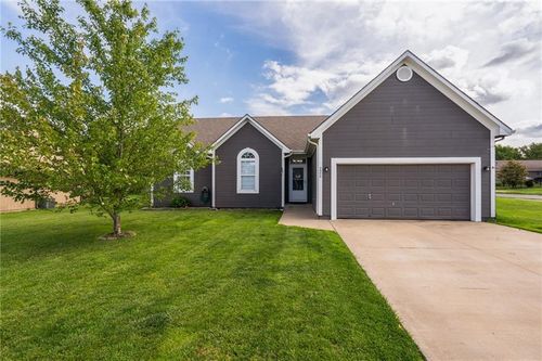 222 Prairie Ln, Wellsville, KS, 66092-8102 | Card Image