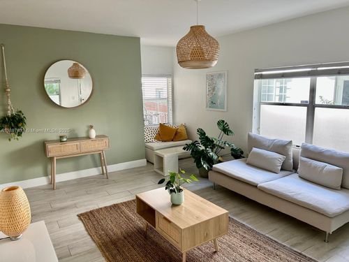 apt-1-653 Michigan Ave, Miami Beach, FL, 33139-6056 | Card Image