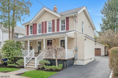 40 Cross St, Montclair, NJ, 07042-2602 | Card Image