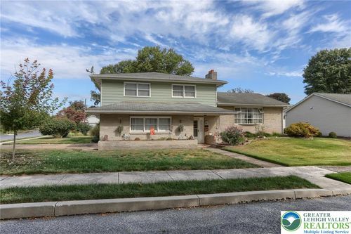 81 Locust Ave, Hershey, PA, 17033-1737 | Card Image