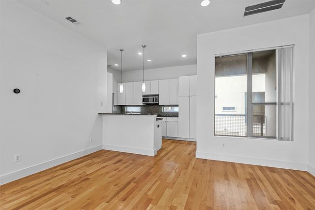 APT-1 - 1600 N Haskell Ave, Condo with 2 bedrooms, 3 bathrooms and null parking in Dallas TX | Image 7