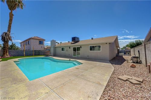 4382 Del Santos Dr, Las Vegas, NV, 89121-6644 | Card Image