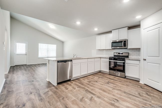 29523 Copper Gate, House other with 4 bedrooms, 3 bathrooms and null parking in Bulverde TX | Image 8