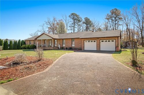 107 Oxford Rd, Hopewell, VA, 23860-1624 | Card Image