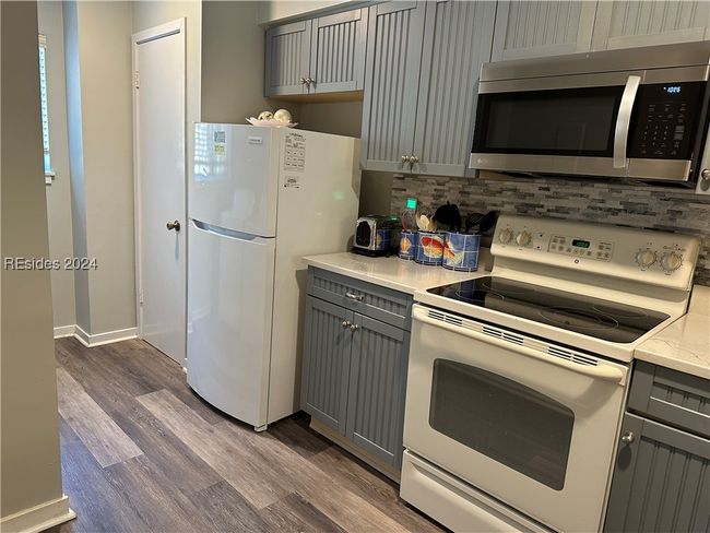 APT-80 - 36 Deallyon Ave, Condo with 2 bedrooms, 3 bathrooms and null parking in Hilton Head Island SC | Image 4