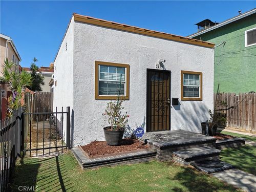 2439 E 15th St, Long Beach, CA, 90804-1429 | Card Image