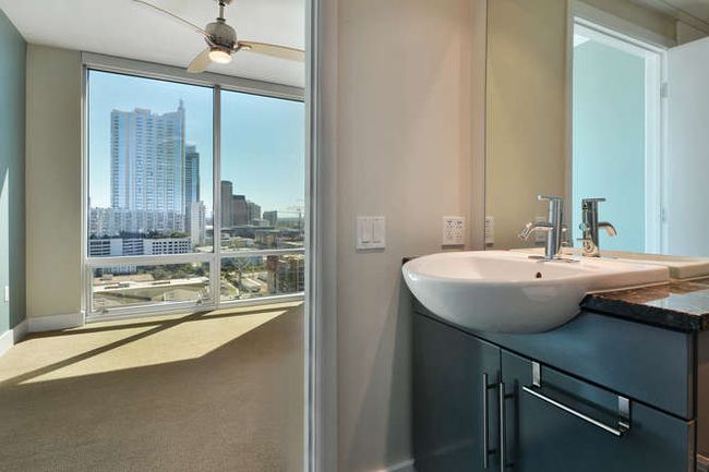 APT-1703 - 300 Bowie St, Condo with 2 bedrooms, 2 bathrooms and 2 parking in Austin TX | Image 17