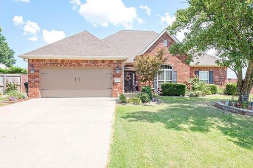 5805 S 41st St, Rogers, AR, 72758-4101 | Card Image