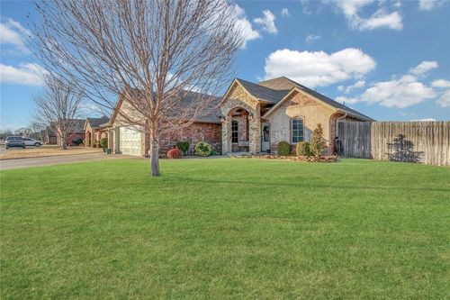 2109 Pinnacle Dr, Weatherford, OK, 73096-1081 | Card Image