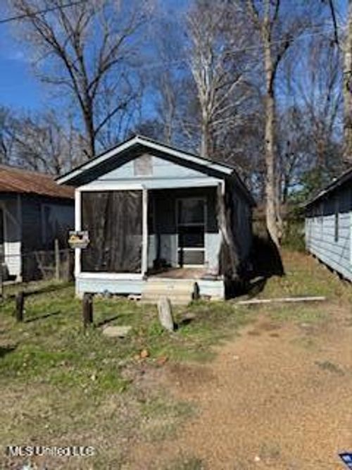 213 Elm St, Greenwood, MS, 38930-5627 | Card Image