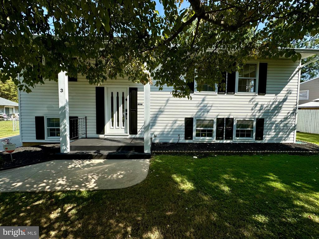Gurnsey Dr, Newark, DE 19713