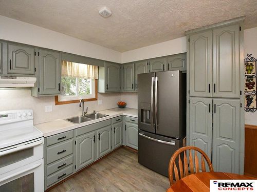 230 Sycamore Cir, Gretna, NE, 68028-7846 | Card Image