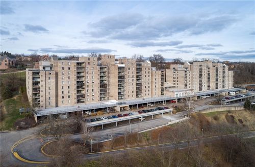 apt-511e-2120 Greentree Rd, Pittsburgh, PA, 15220-1418 | Card Image