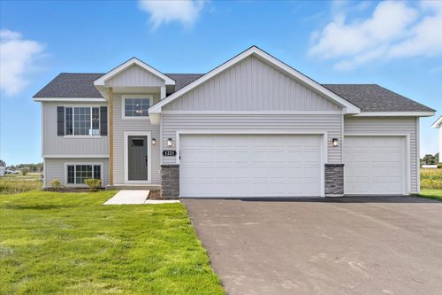 1223 Woods Road Ne, Isanti, MN, 55040 | Card Image