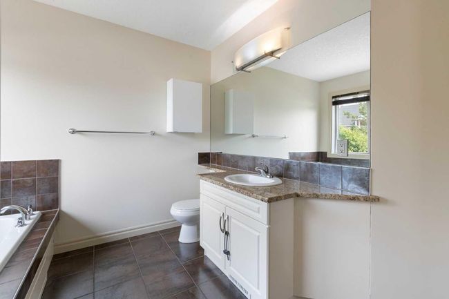 133 Silverado Creek Cres Sw, House other with 3 bedrooms, 3 bathrooms and 4 parking in Calgary AB | Image 25