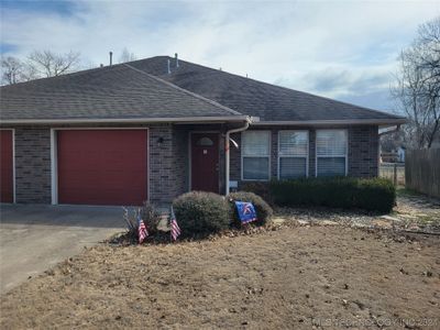 123 - 121 S Vann Street, Home with 4 bedrooms, 4 bathrooms and null parking in Pryor OK | Image 2