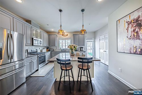 68 Wesmont Dr, Wood Ridge, NJ, 07075-2152 | Card Image
