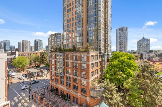 PH2 - 1226 Hamilton Street, Condo with 3 bedrooms, 2 bathrooms and 2 parking in Vancouver BC | Image 27