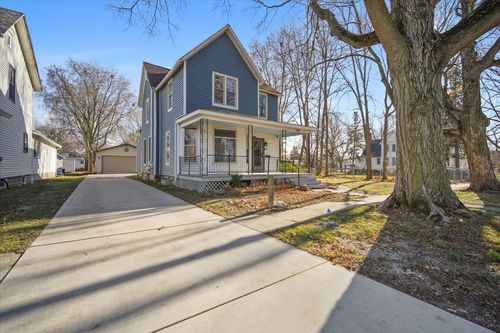 209 N 7th St, Fairbury, IL, 61739-1336 | Card Image