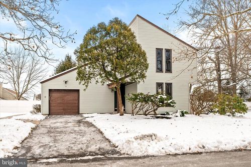 13 Pennington Rd, East Windsor, NJ, 08520-5720 | Card Image