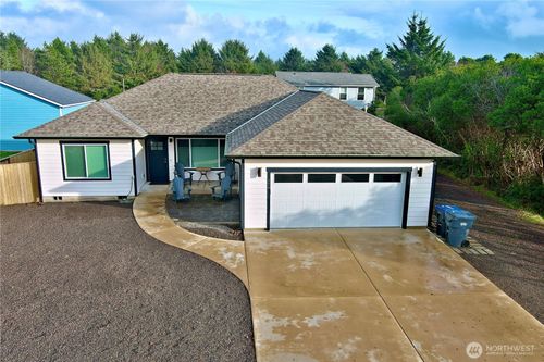 354 Sand Dune Ave Nw, Ocean Shores, WA, 98569-9578 | Card Image