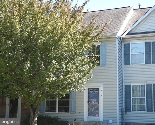 9121 Ridgefield Ln, FREDERICK, MD, 21701-5829 | Card Image