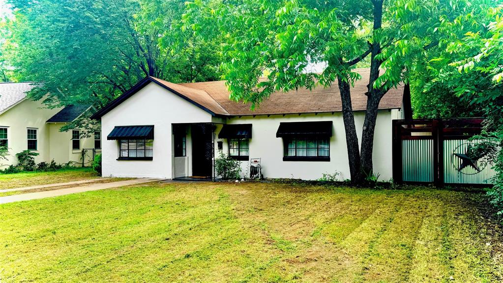 Schieme St, River Oaks, TX 76114