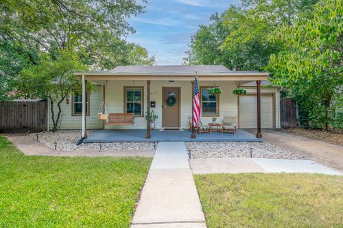 2017 Bluebonnet Dr, Fort Worth, TX, 76111-1606 | Card Image