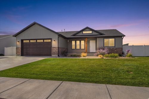 608 S 1380 E, Hyrum, UT, 84319-2031 | Card Image