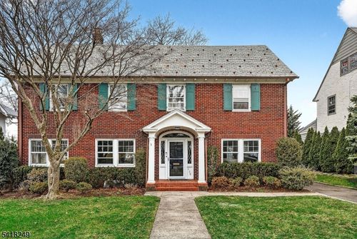 170 Christopher St, Montclair, NJ, 07042-4206 | Card Image