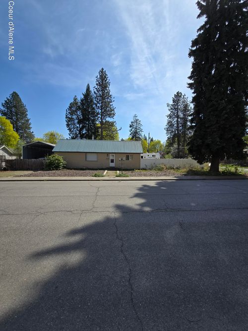 938 E Hastings Ave, Coeur D Alene, ID, 83814-4449 | Card Image