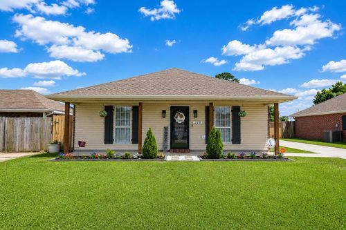 218 T Leigh Dr, Houma, LA, 70364-4008 | Card Image