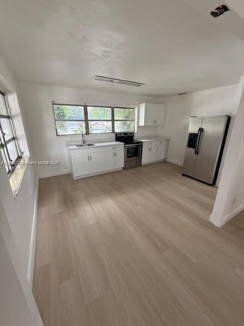 b-1475 Nw 56th St, Miami, FL, 33142-3143 | Card Image