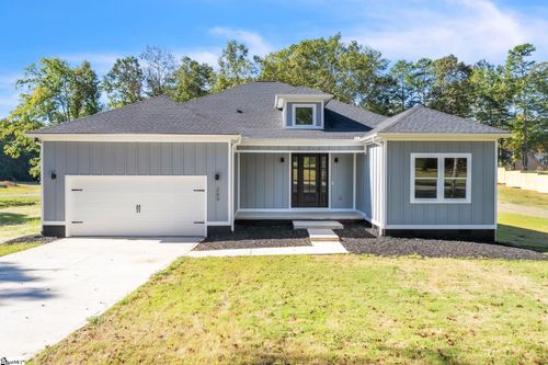 209 Chestnut Dr, Belton, SC, 29627-8633 | Card Image