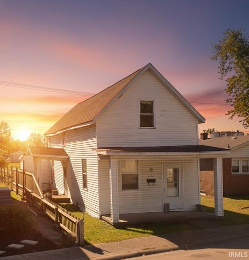 1112 W 2nd St, Mount Vernon, IN, 47620-1716 | Card Image