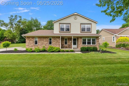 45071 Yorkshire Dr, Novi, MI, 48375-2254 | Card Image