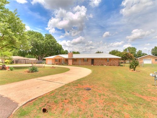 805 E Lea Ter, Mustang, OK, 73064-4545 | Card Image