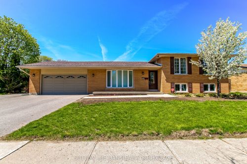 720 Grenfell Dr, London, ON, N5X2C5 | Card Image