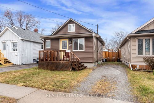 30 Mcalpine Ave S, Welland, ON, L3B1T6 | Card Image