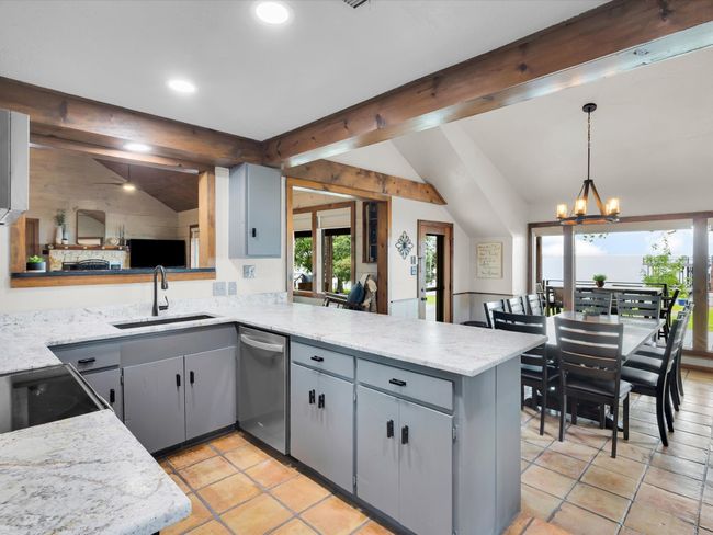176 Enchanted Dr, House other with 5 bedrooms, 3 bathrooms and null parking in Enchanted Oaks TX | Image 11