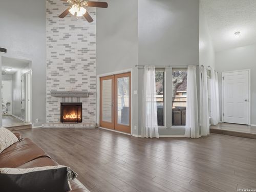 5611 Timber Jack, San Antonio, TX, 78250-4239 | Card Image