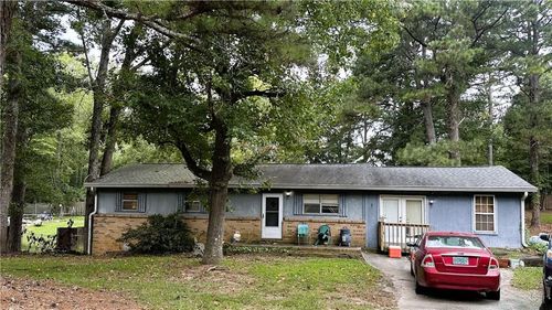 8591 Chestnut Ln, Lithia Springs, GA, 30122-3408 | Card Image