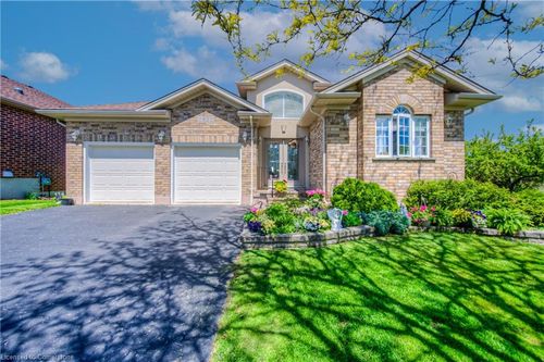 40 Devonshire Dr, New Hamburg, ON, N3A4J7 | Card Image