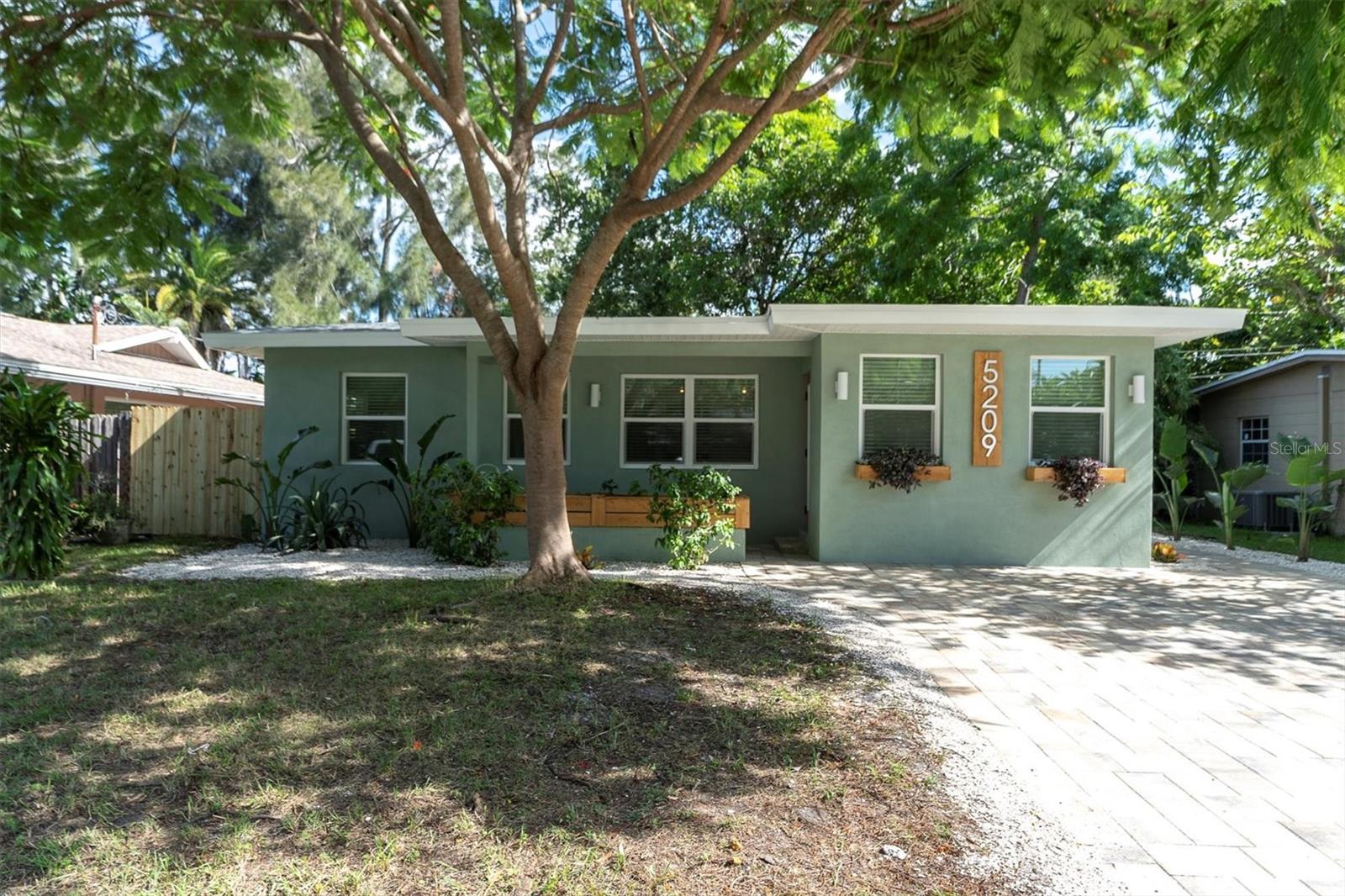 Newton Ave, Gulfport, FL 33707