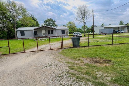 9046 Old Macey Rd, Hearne, TX, 77859-9564 | Card Image